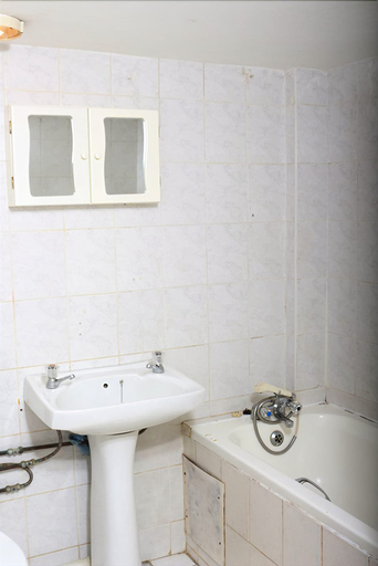 Bathroom, Beach Mansion 3, Ugu