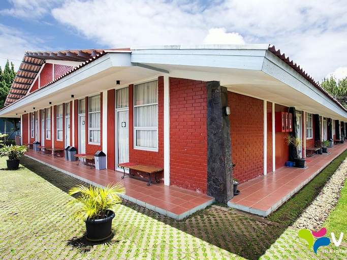 Maple House Hotel Lembang @Villa Istana Bunga, Bandung