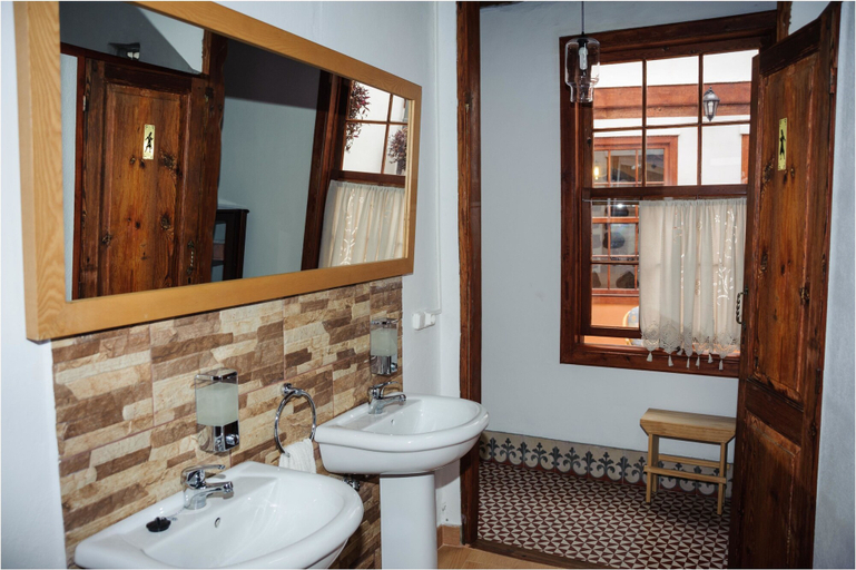Bathroom, B&B Buenavista del Norte, Santa Cruz de Tenerife