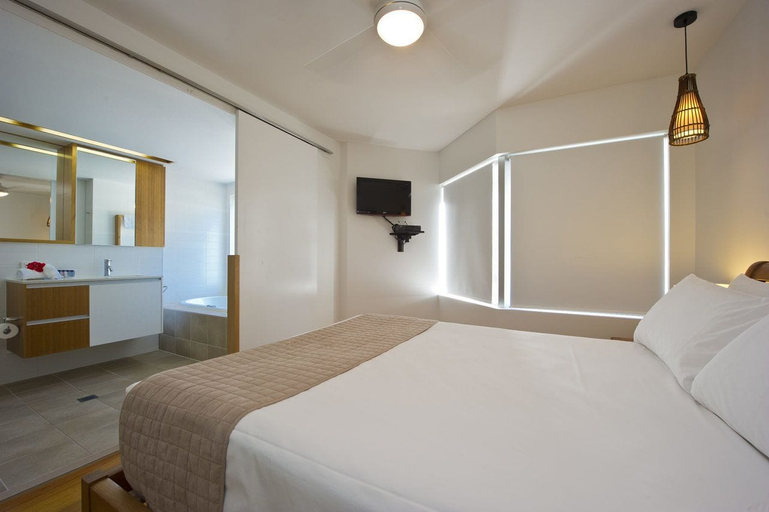 Bedroom 3, Maggies Beachfront Apt. 12, Magnetic Island