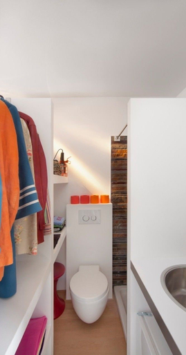 Bathroom 4, Studios Curie, Bruxelles
