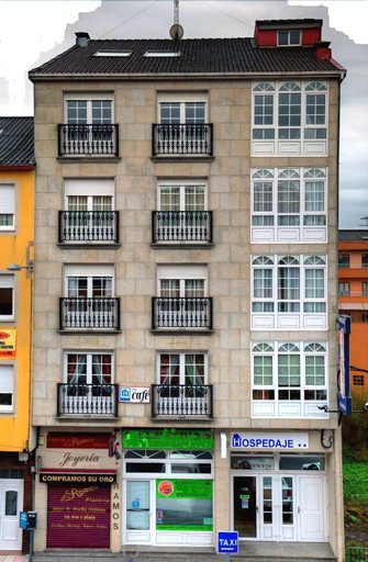 Exterior & Views