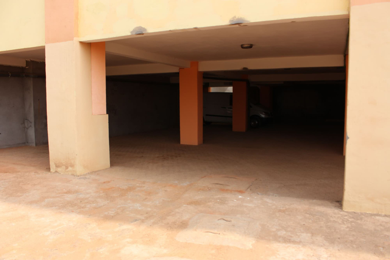 Public Area 2, Luxxor Hôtel, Mfoundi