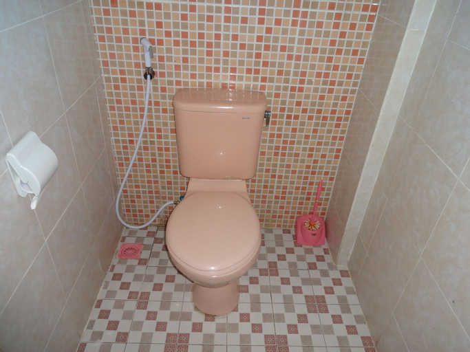 Bathroom 18