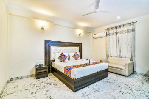 Unknown 1, Hotel Mavens White Golf Course Road Gurgaon, Gurgaon