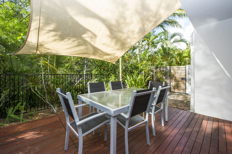 Others 5, Maggies Beachfront Apt. 9, Magnetic Island