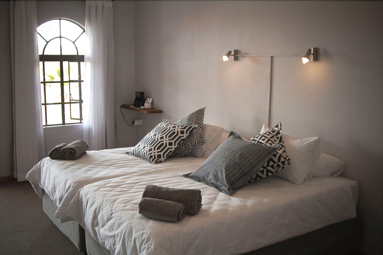 Sweet Thorn Retreat Airport Lodge, Windhoek Rural