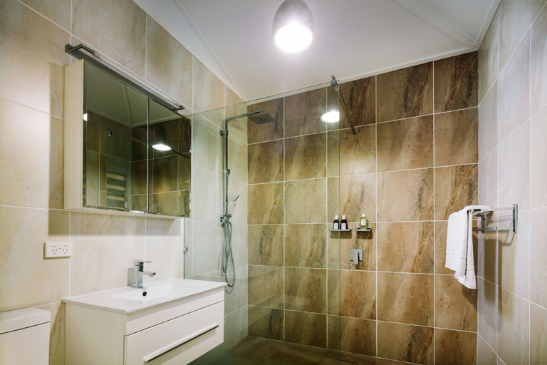 Bathroom 3, The Little Bush Hut, Magnetic Island
