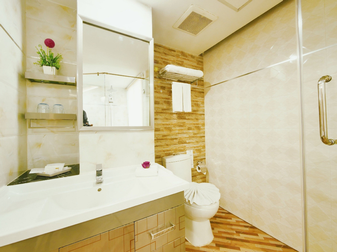 Golden Dragon Suvarnnabhumi Hotel, Bang Plee