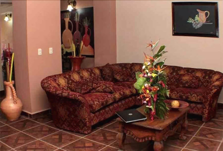 Public Area, La Bellota Hotel, Siguatepeque