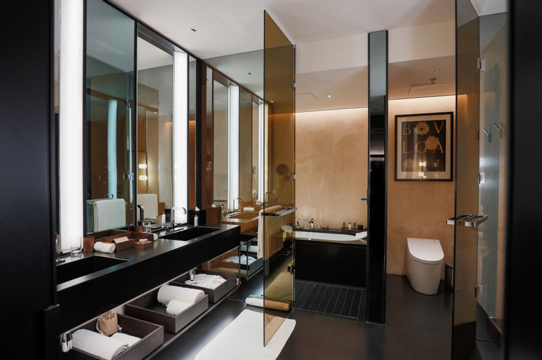 Bathroom 23