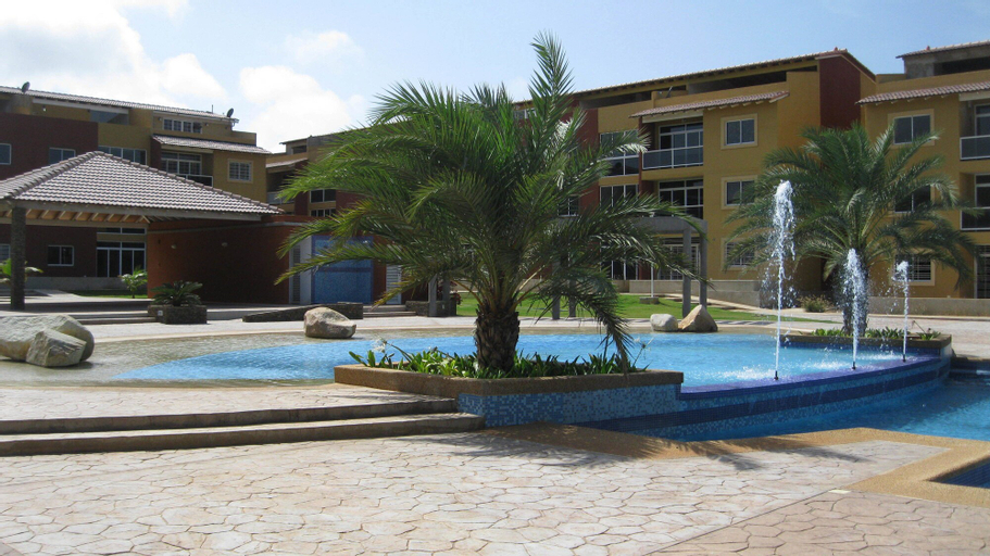 Villa La Blanquilla, Maneiro