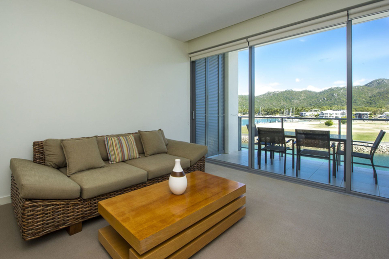 Others 5, Blue On Blue Studio Room 1322, Magnetic Island