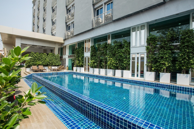 Golden Dragon Suvarnnabhumi Hotel, Bang Plee