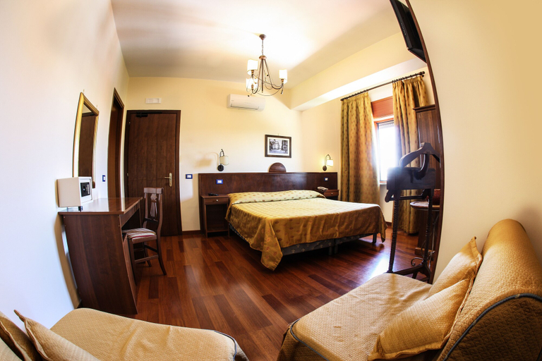 Bedroom 3, Hotel Max, Caserta