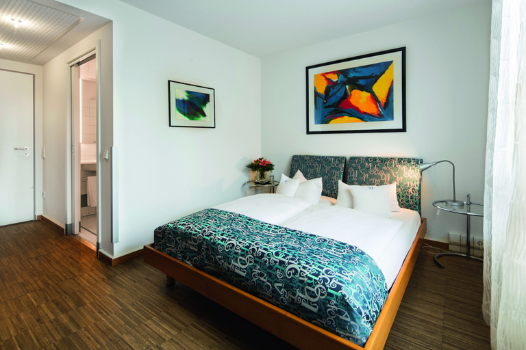 Bedroom 3, Business & Art Hotel Markgraf, Emmendingen