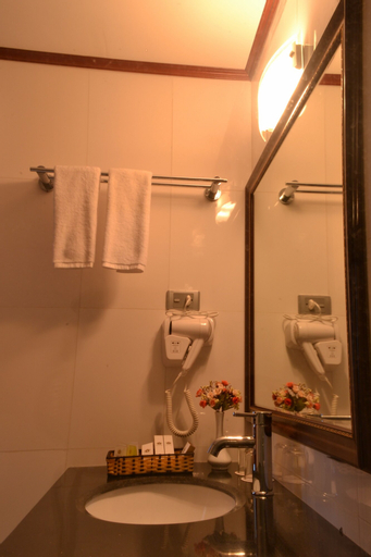 Hoa Dao Hotel, Tây Hồ