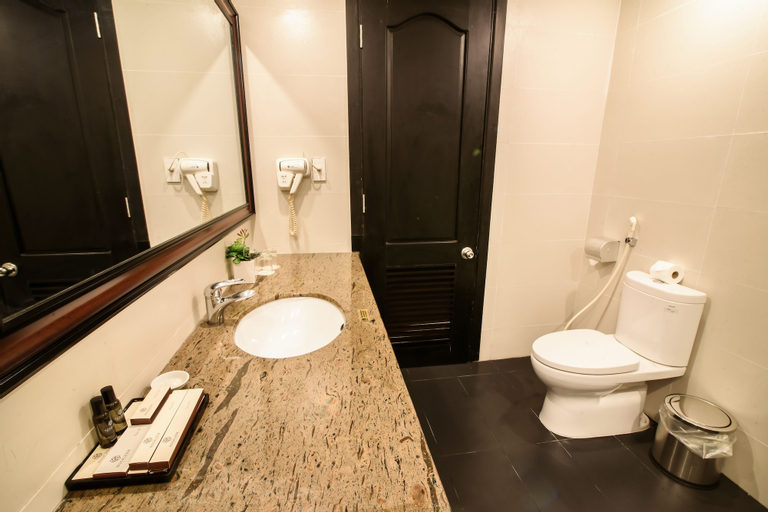 Bathroom 26