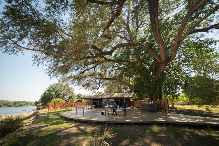 Chundu Island, Livingstone