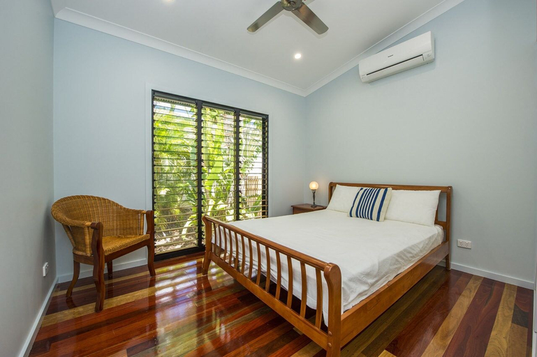 Bedroom 2, Deb's Shed, Magnetic Island