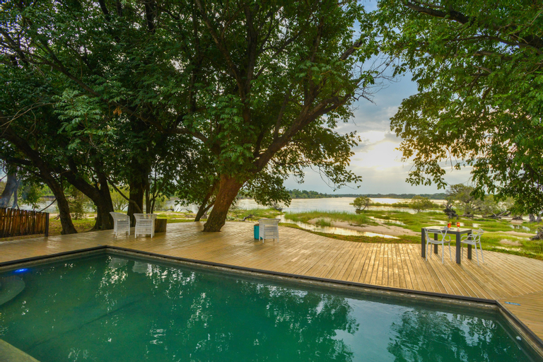 Chundu Island, Livingstone