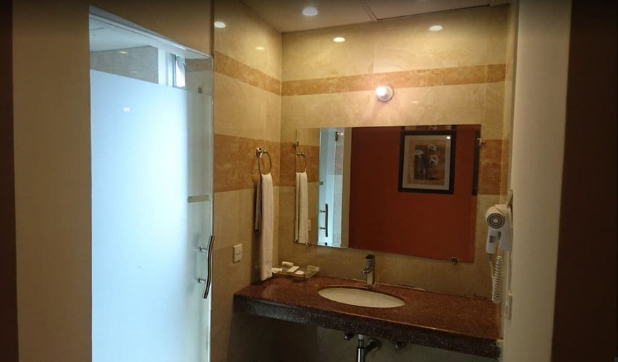 Bathroom 4, Shalimar Tower Hotel, Lahore