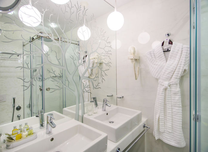 Bathroom 3, AHOTELS design style on Tolstogo, Novosibirskiy rayon