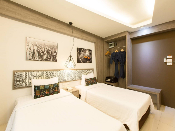 Golden Dragon Suvarnnabhumi Hotel, Bang Plee