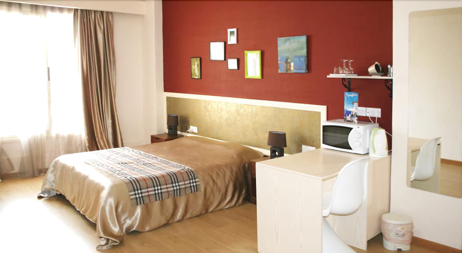 Bedroom 3, Sunrise Studios