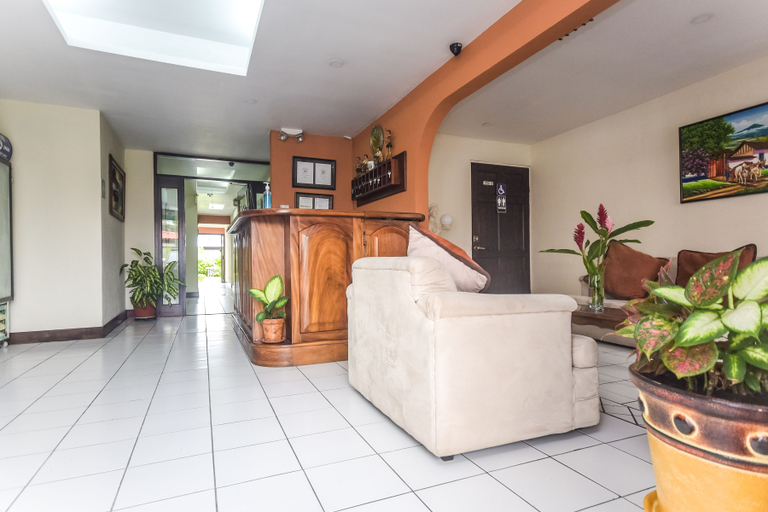 Public Area 3, Berlor Airport Inn, Alajuela