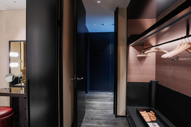 Bathroom 20
