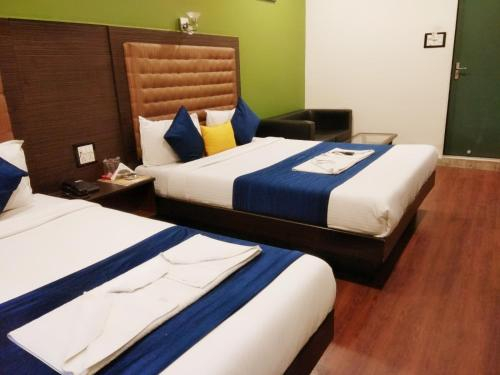 Hotel Aksa, Mumbai Suburban