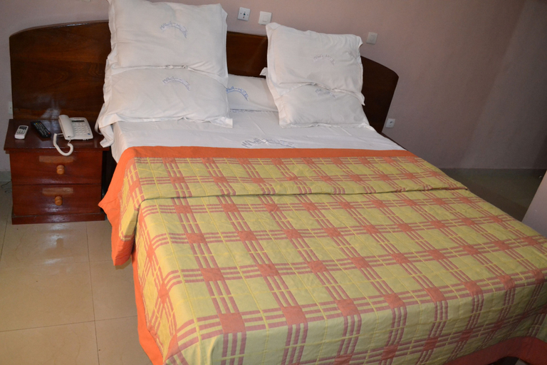 Bedroom 3, Mawa Hotel, Mezam