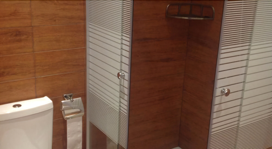 Bathroom, Sunrise Studios
