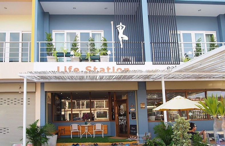 Life station, Ban Chang