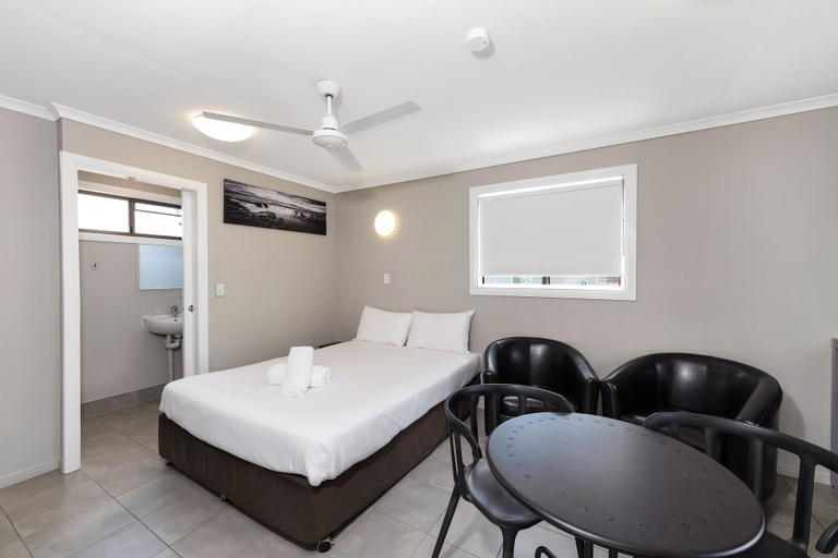 Bedroom 3, Cane Village Holiday Park, Bundaberg
