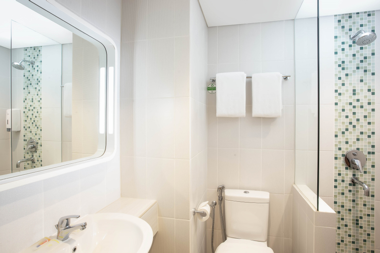 Bedroom 4, Zest Parang Raja Solo by Swiss-Belhotel International, Solo