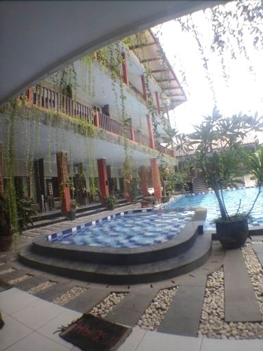Holiday Beach Inn, Pangandaran