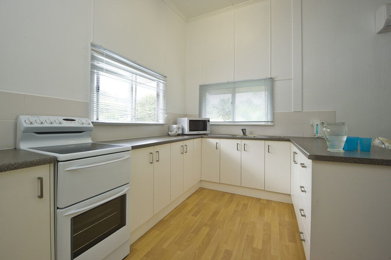 Others 5, Kooyong Apartment 8, Magnetic Island