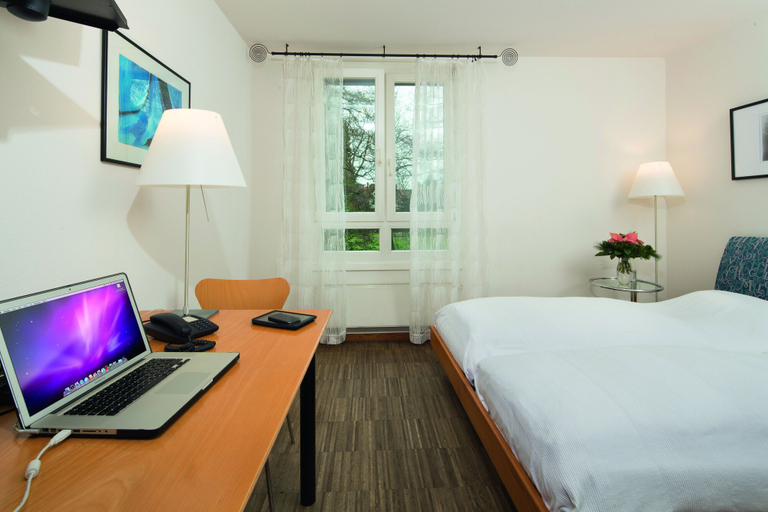 Bedroom 4, Business & Art Hotel Markgraf, Emmendingen