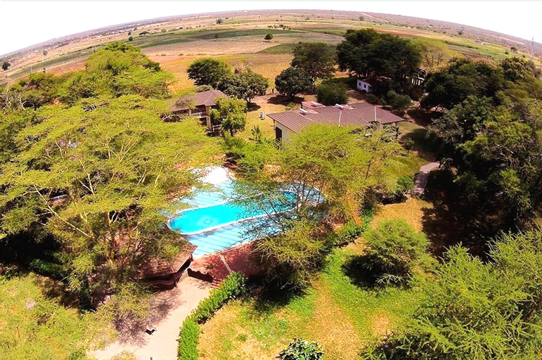 Hunters Lodge - Kiboko, Kibwezi West