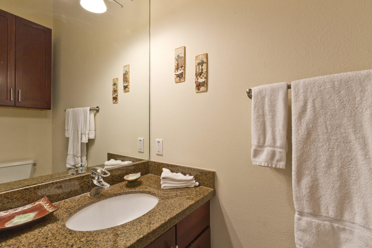 Bathroom 4, 3 レベル ラグジュアリー ビーチライク プール - キラー サンセット, Cameron