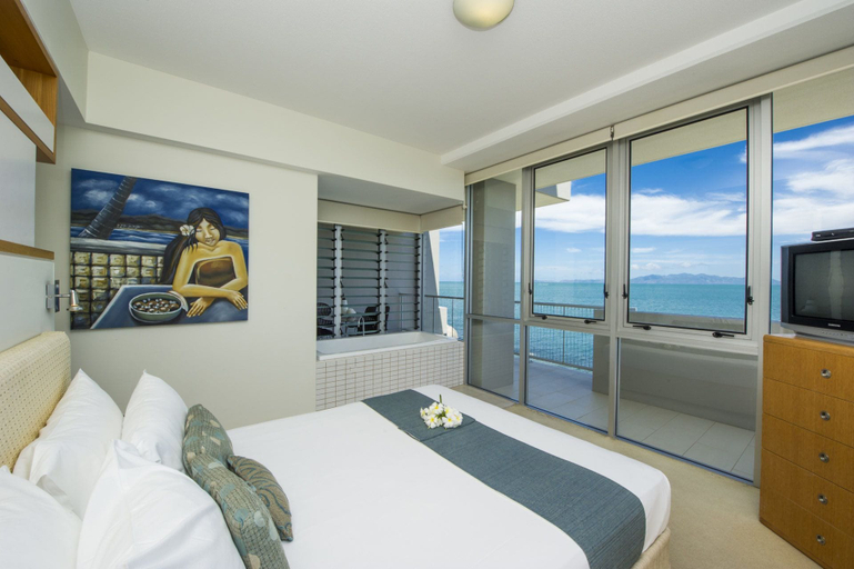 Bedroom 2, 1 Bright Point Apartment 4202, Magnetic Island