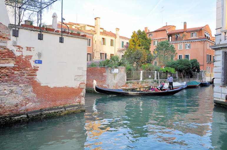 Exterior & Views 2, Casa Dei Pittori Venice Apartments, Venezia