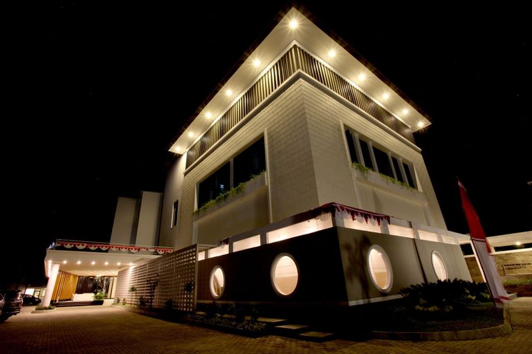 Helios Hotel And Convention, Bone