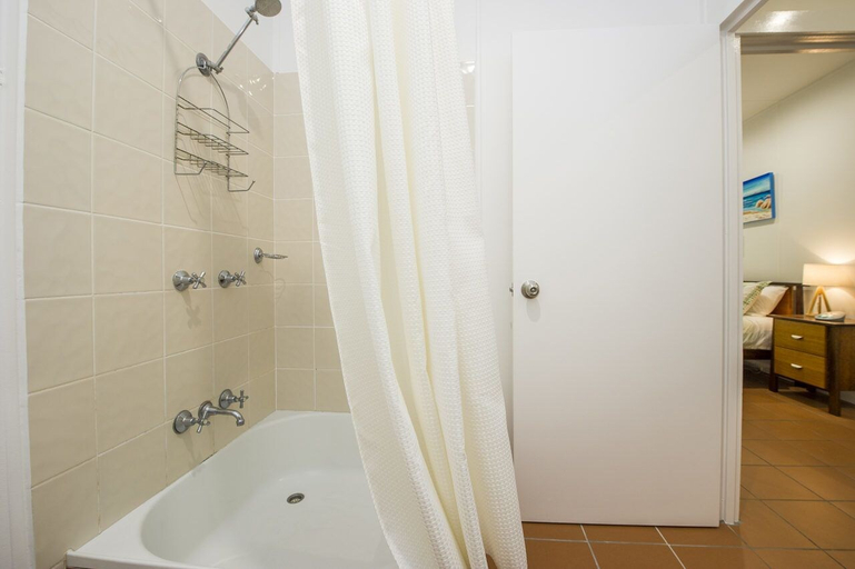 Bathroom 3, Sunbird Retreat, Magnetic Island