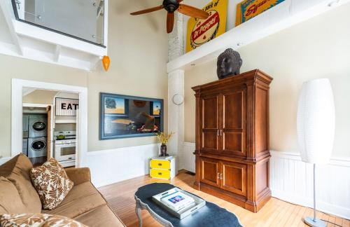 Magnolia Cottage by Lucky Savannah, Chatham
