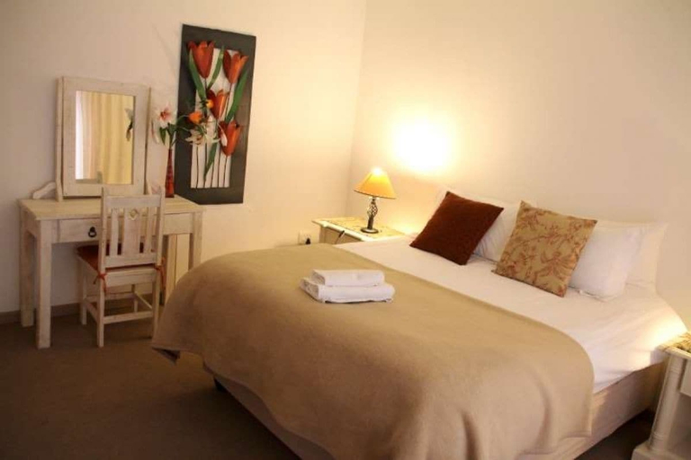 Bedroom 2, Alpine Inn, Eden