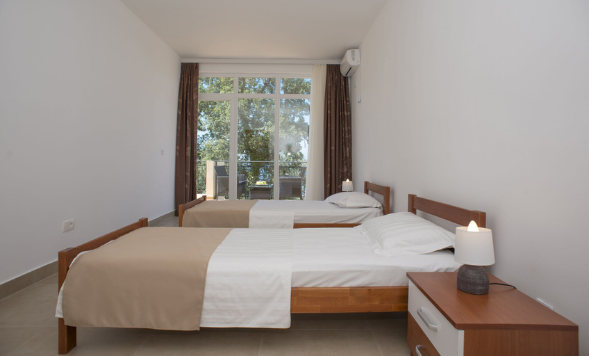 Bedroom 3, Berg Apartments