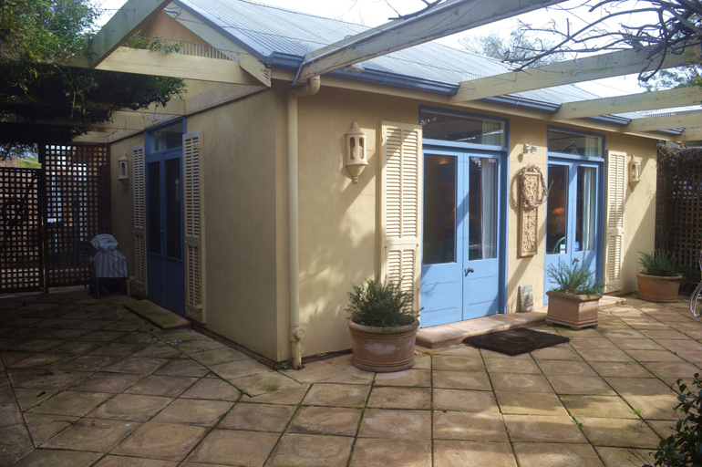 Public Area, Athelney Cottage, Adelaide
